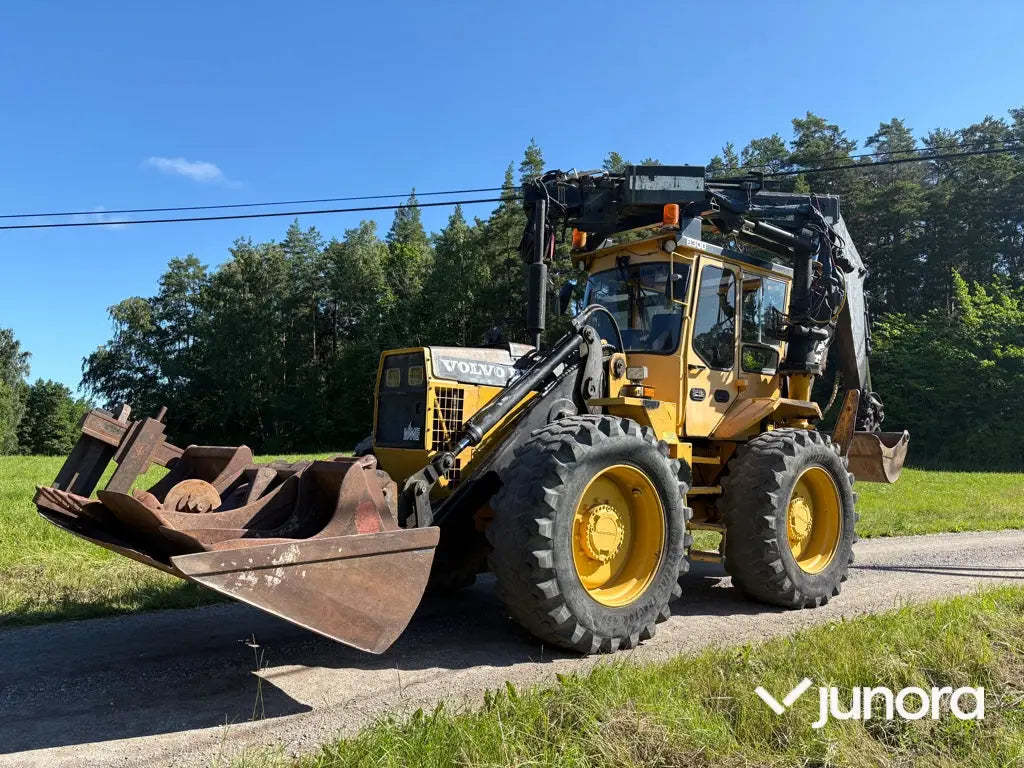 Traktorgrävare - Volvo BM 6300