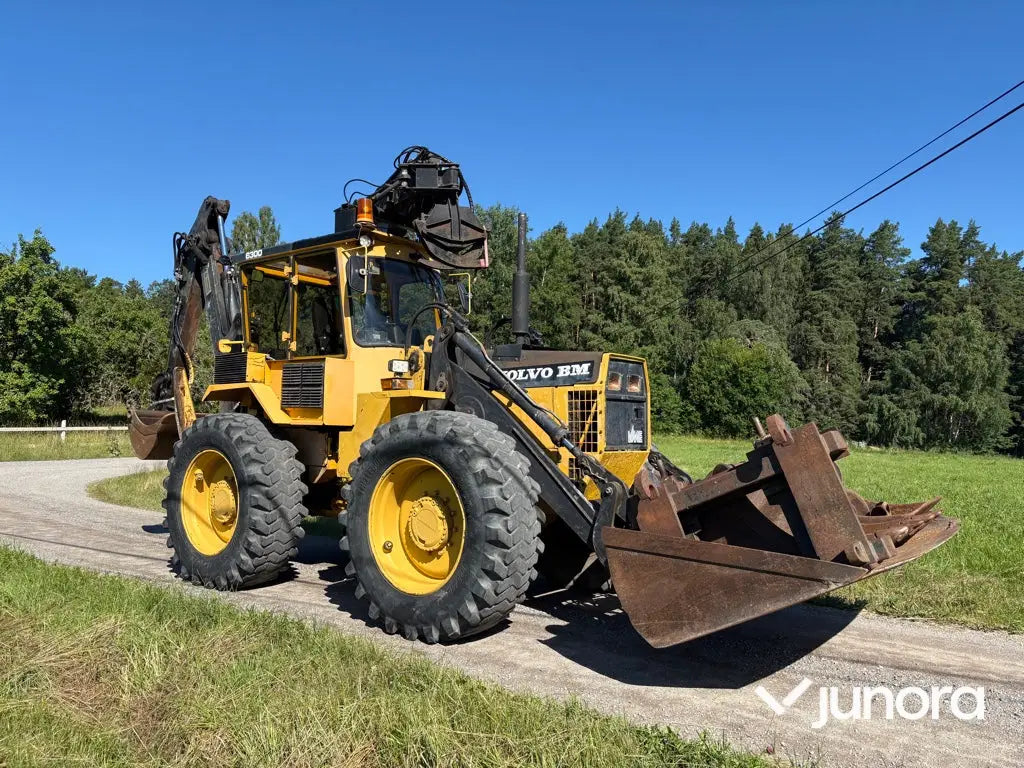 Traktorgrävare - Volvo BM 6300