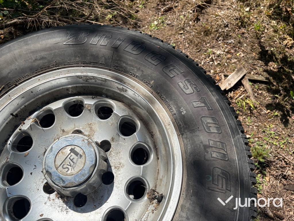 Däck och fälg - Bridgestone, 265/70R16 112H