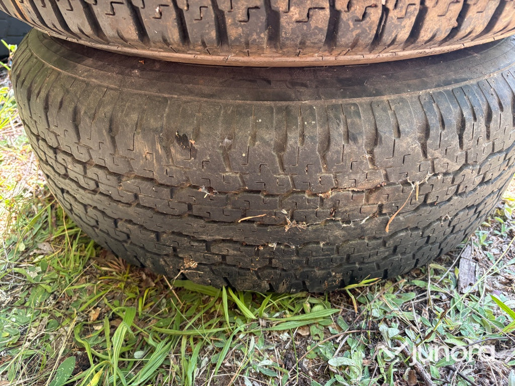 Däck och fälg - Bridgestone, 265/70R16 112H
