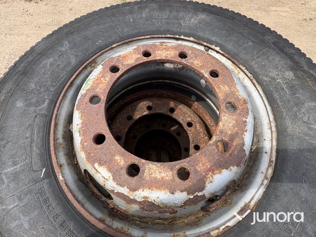 Lastvagnsdäck med fälg - 315/80 R22.5, 4 st