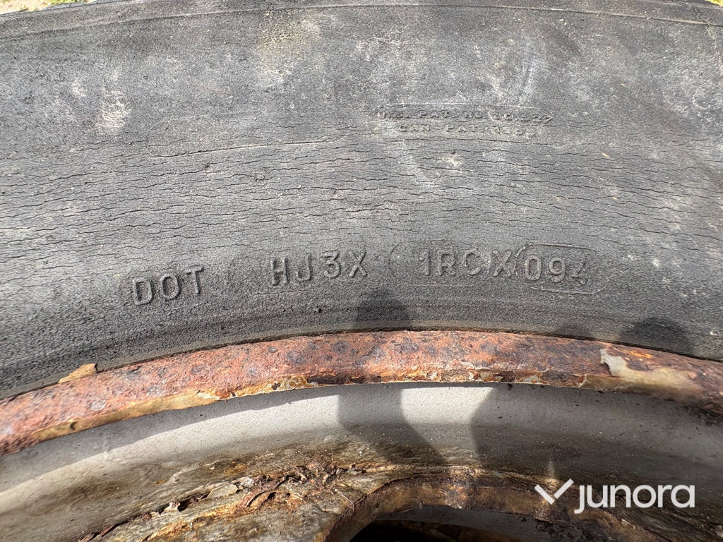 Lastvagnsdäck med fälg - 315/80 R22.5, 4 st