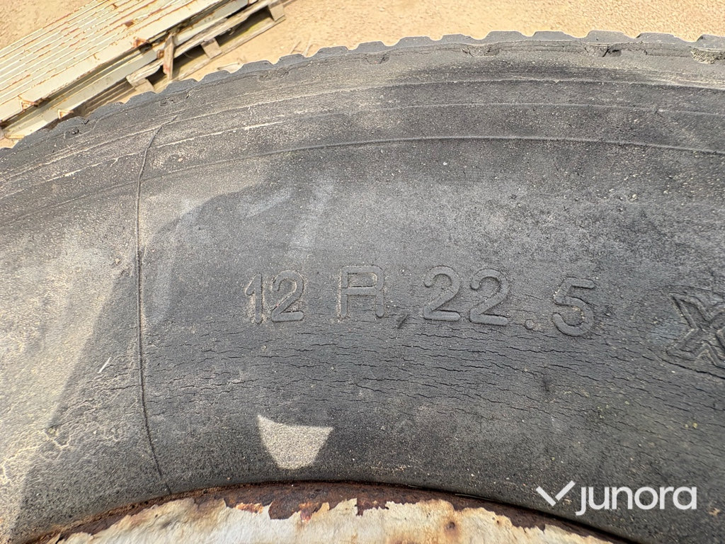 Lastvagnsdäck med fälg - 315/80 R22.5, 4 st