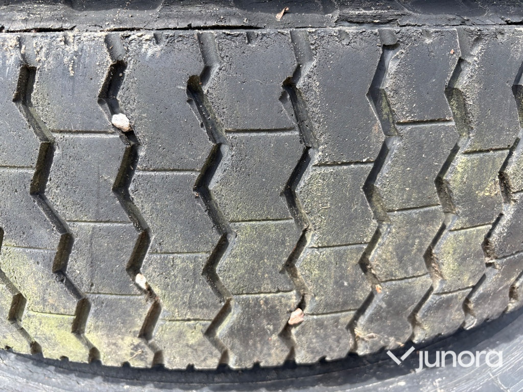 Lastvagnsdäck med fälg - 315/80 R22.5, 4 st