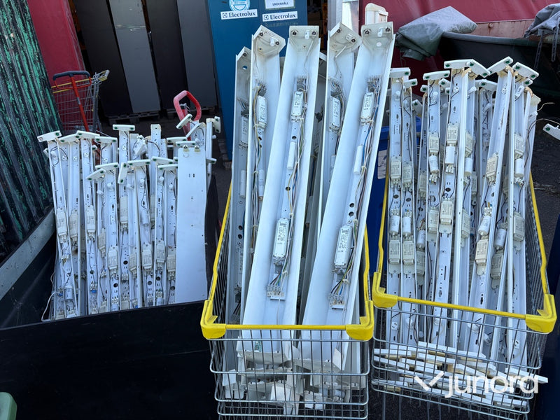 Lysrörsarmaturer + Lysrör - Stort parti