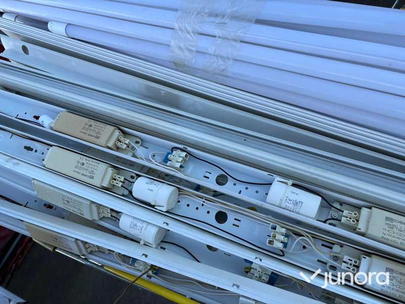 Lysrörsarmaturer + Lysrör - Stort parti