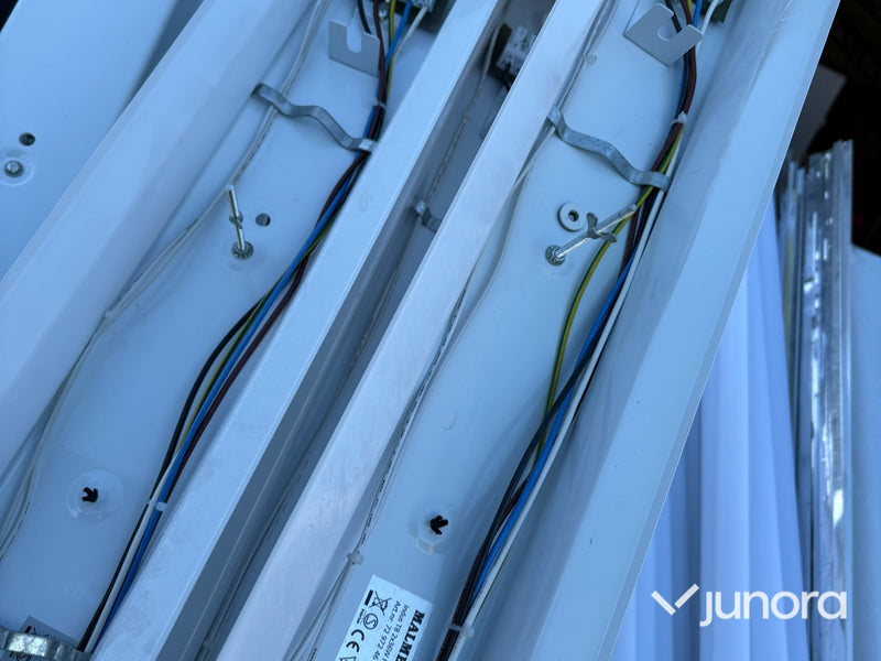 Lysrörsarmaturer + Lysrör - Stort parti