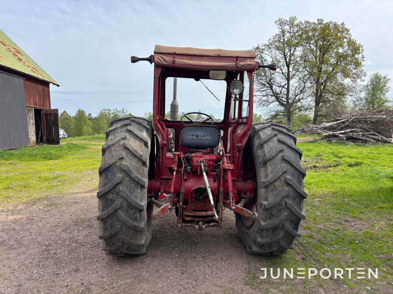 Traktor Volvo BM 400 Buster med lastare