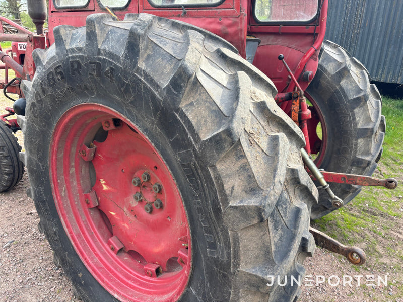 Traktor Volvo BM 400 Buster med lastare