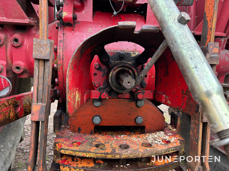 Traktor Volvo BM 400 Buster med lastare