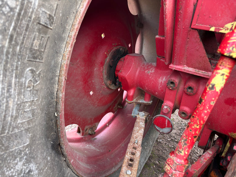 Traktor Volvo BM 400 Buster med lastare