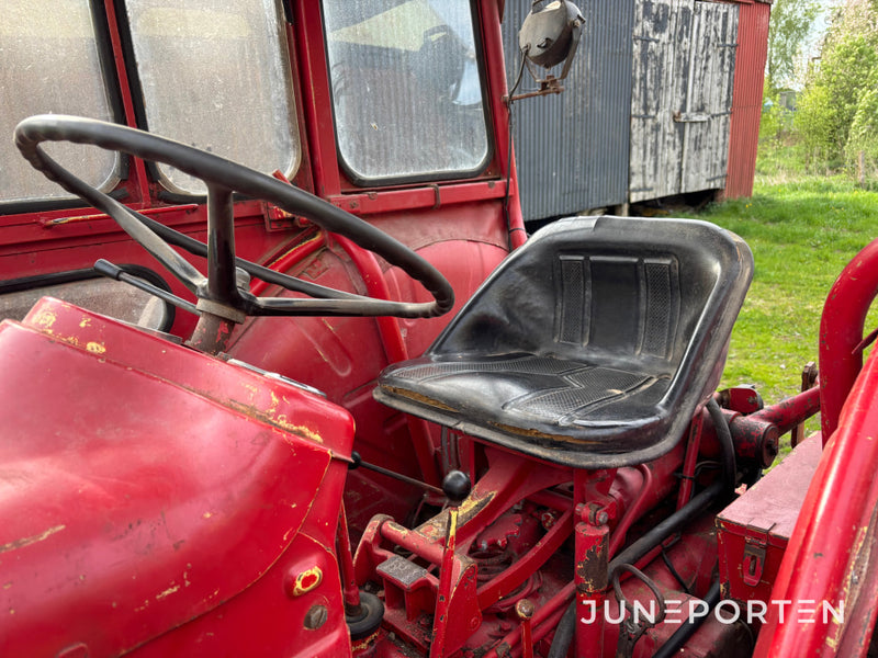 Traktor Volvo BM 400 Buster med lastare