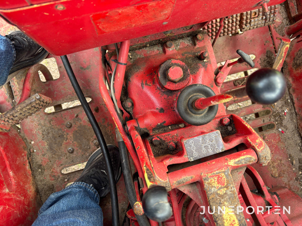 Traktor Volvo BM 400 Buster med lastare