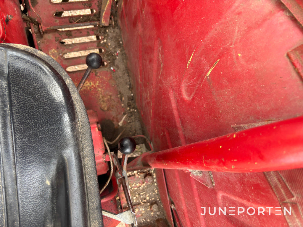 Traktor Volvo BM 400 Buster med lastare