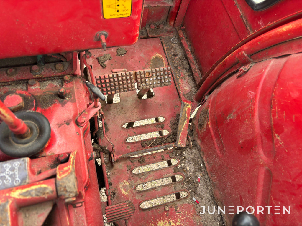 Traktor Volvo BM 400 Buster med lastare