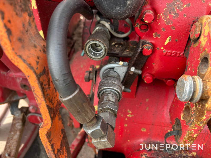 Traktor Volvo BM 400 Buster med lastare