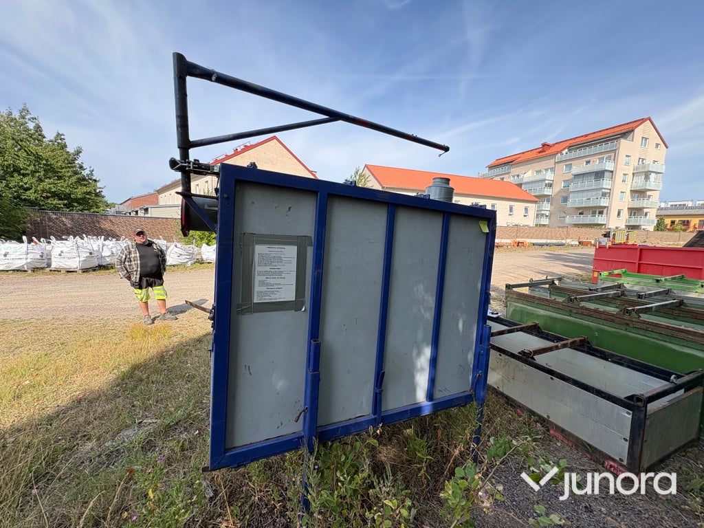 Lövsug med tippcontainer – Honda motor
