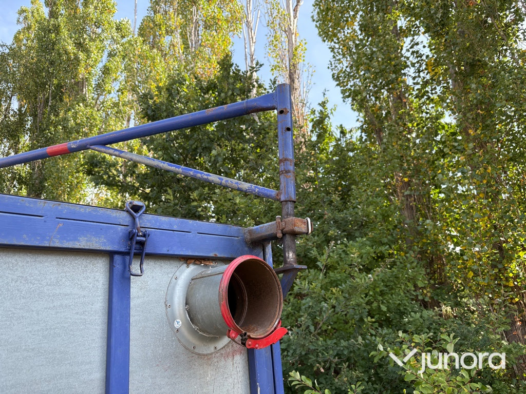 Lövsug med tippcontainer – Honda motor