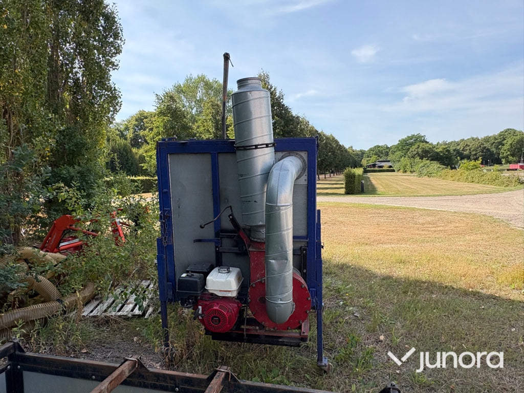 Lövsug med tippcontainer – Honda motor