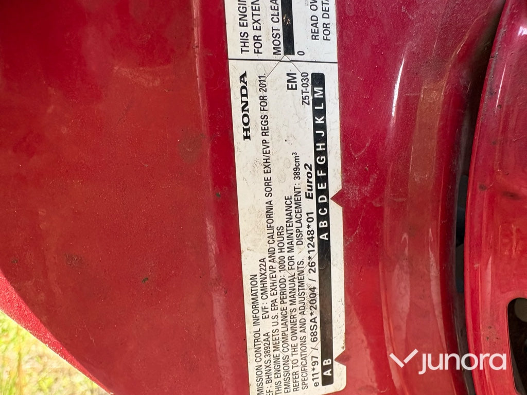 Lövsug med tippcontainer – Honda motor