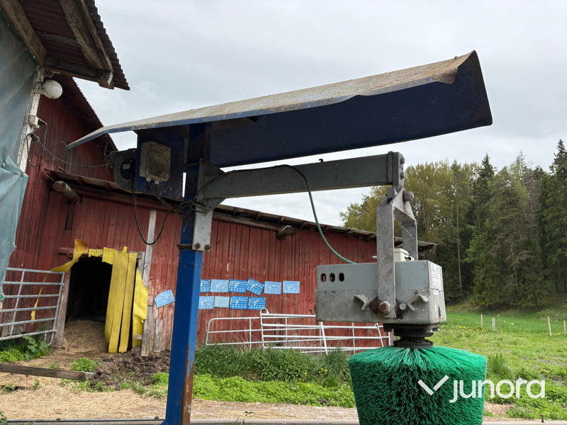 Agricow Brush - Roterande borste för nötkreatur inkl. tak