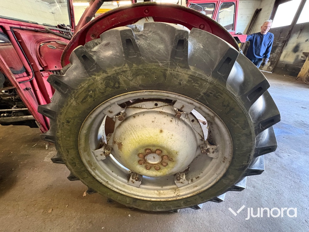 Traktor - Massey Ferguson, 35