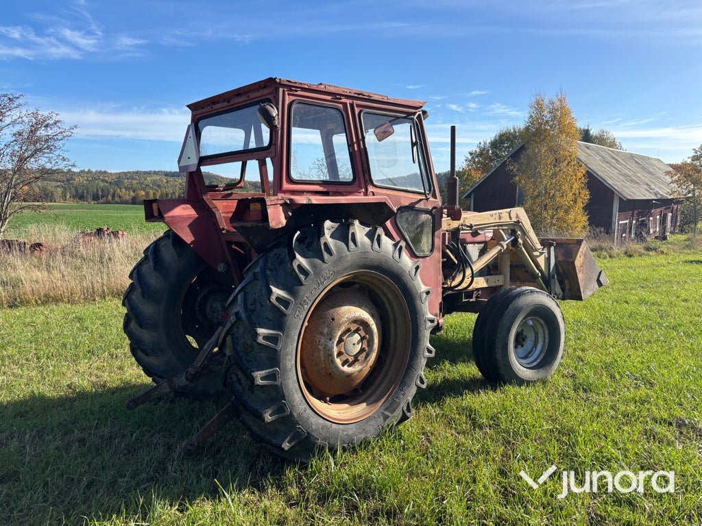 Traktor - Massey Ferguson 185S med lastare