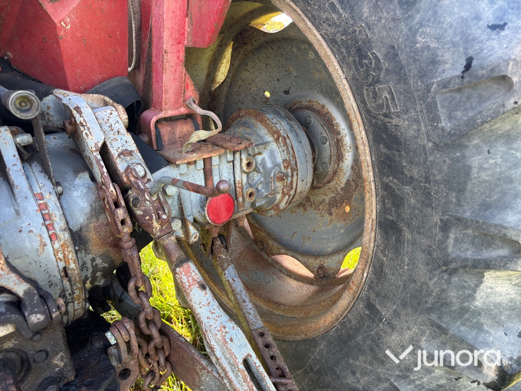 Traktor - Massey Ferguson 185S med lastare