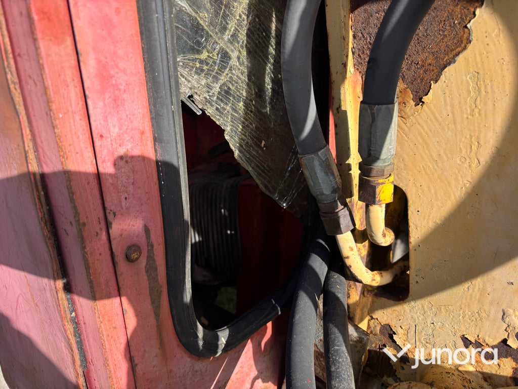 Traktor - Massey Ferguson 185S med lastare