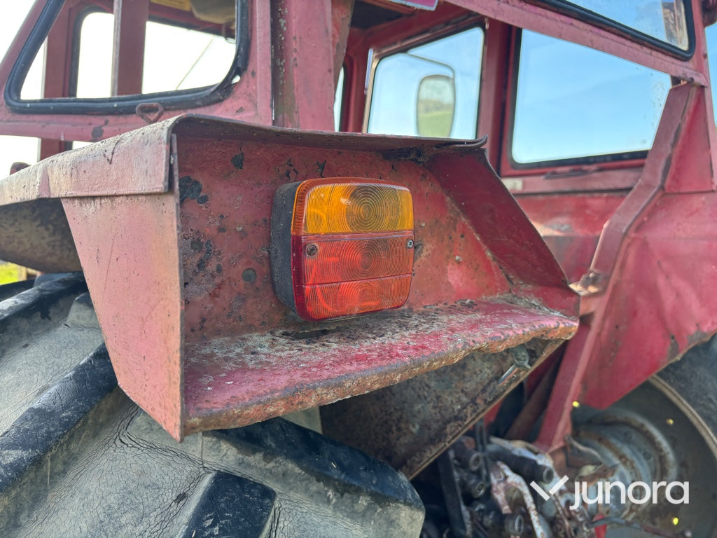 Traktor - Massey Ferguson 185S med lastare