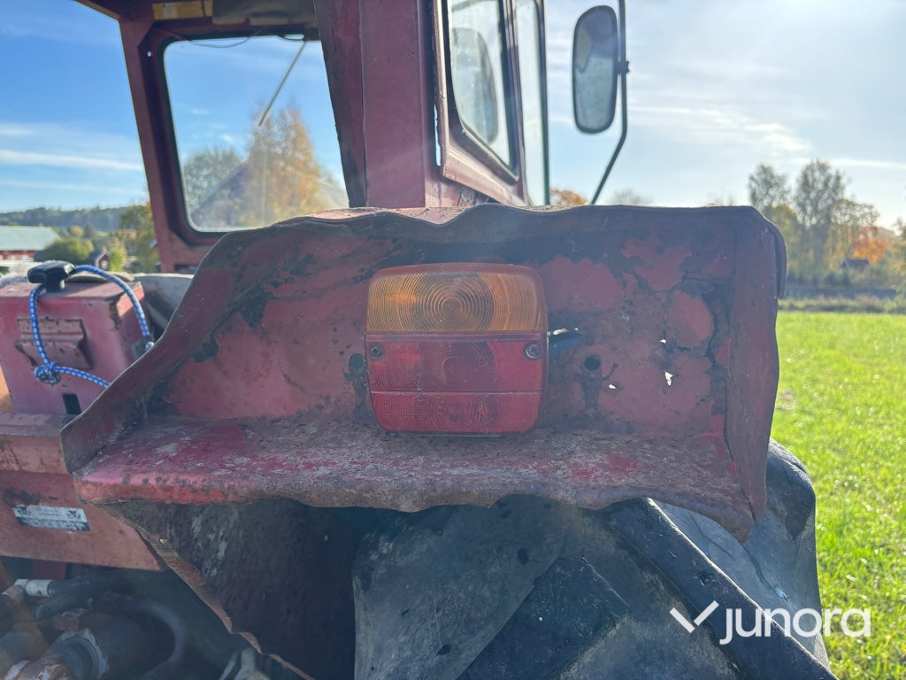Traktor - Massey Ferguson 185S med lastare