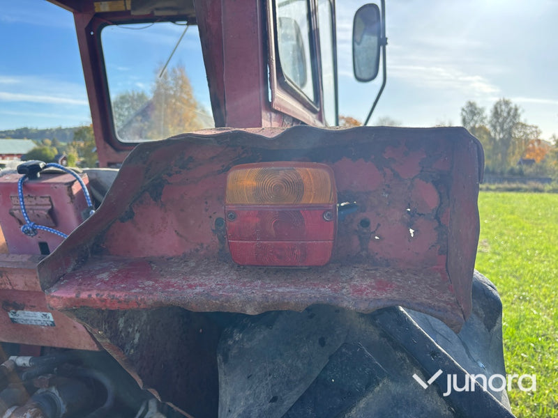Traktor - Massey Ferguson 185S med lastare
