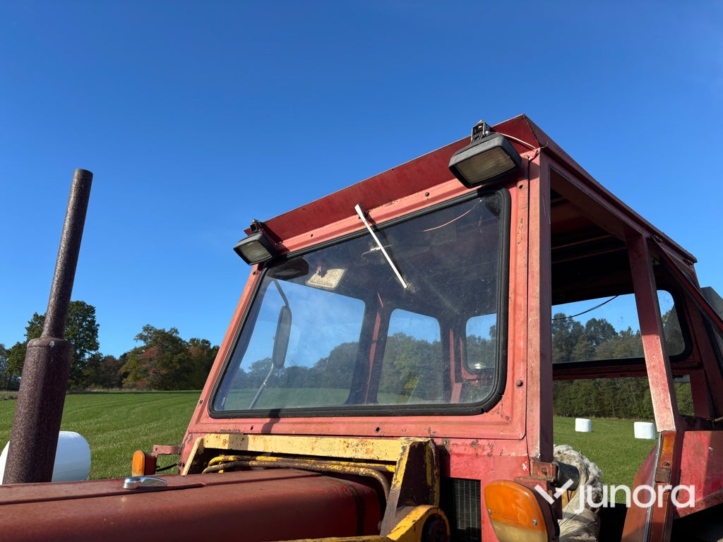 Traktor - Massey Ferguson 185S med lastare