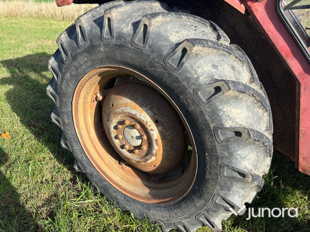 Traktor - Massey Ferguson 185S med lastare