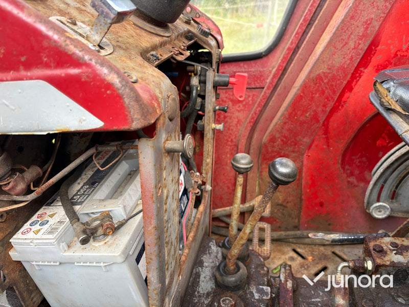 Massey Ferguson 165
