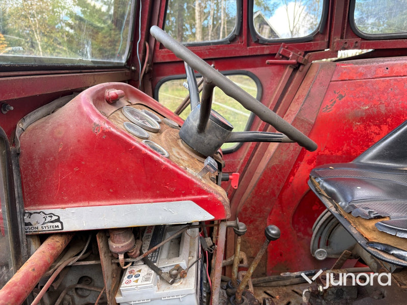 Massey Ferguson 165