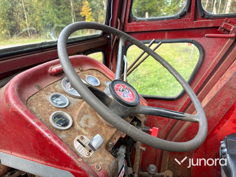 Massey Ferguson 165
