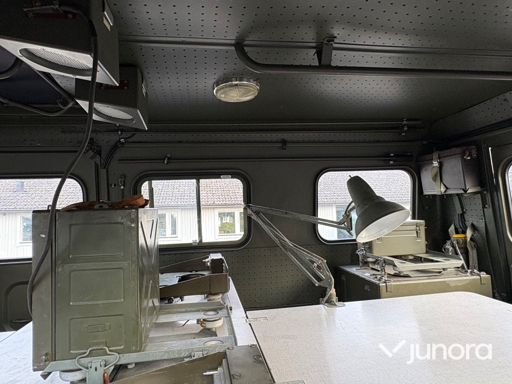 Militärbil Volvo 9033/Radio Valp