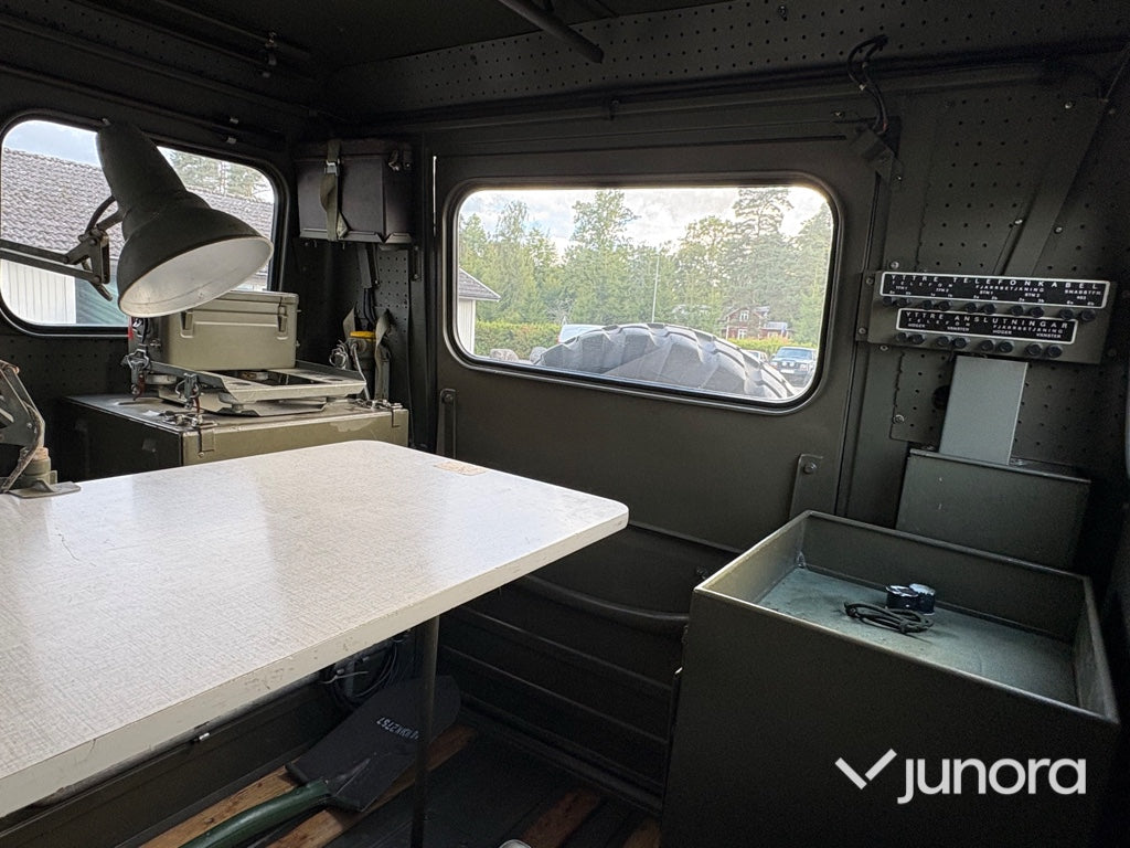 Militärbil Volvo 9033/Radio Valp