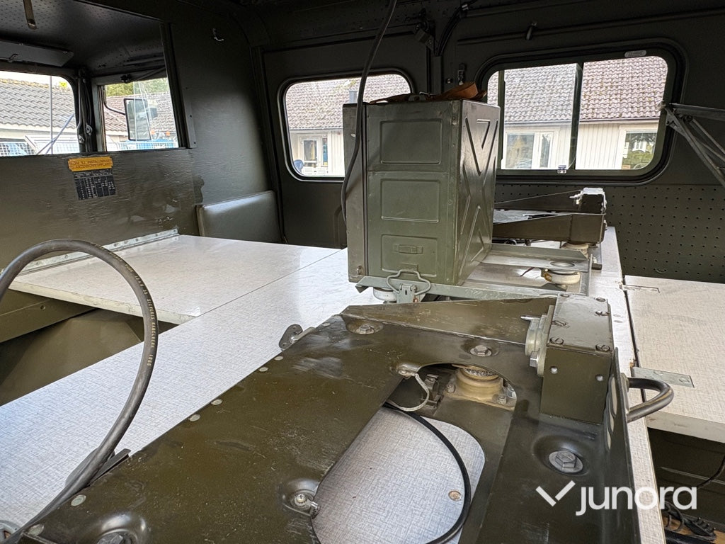 Militärbil Volvo 9033/Radio Valp