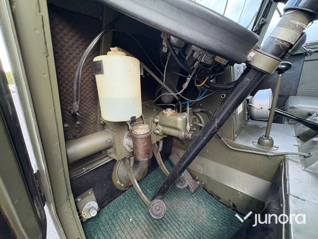Militärbil Volvo 9033/Radio Valp