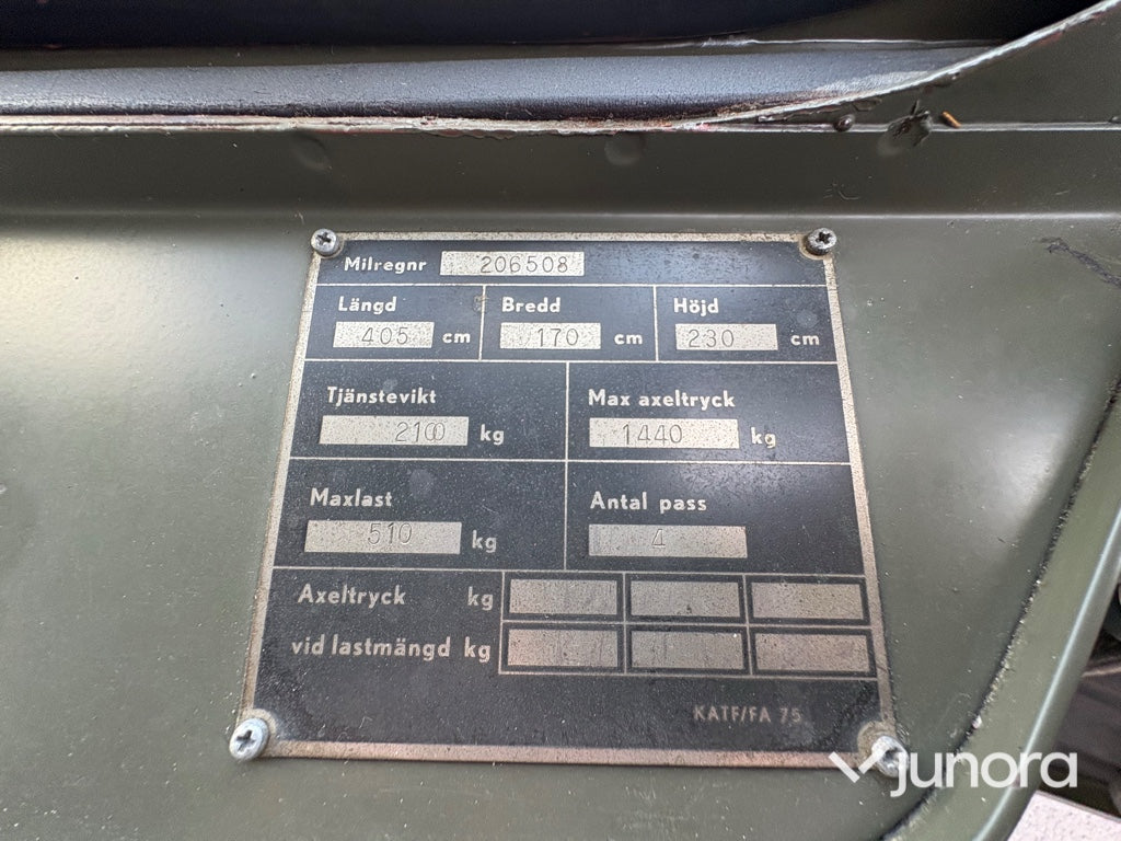 Militärbil Volvo 9033/Radio Valp
