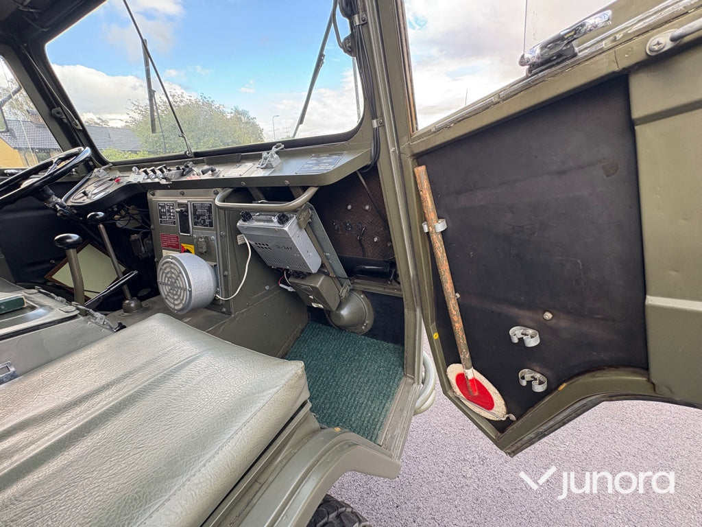 Militärbil Volvo 9033/Radio Valp