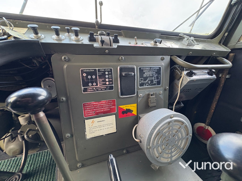 Militärbil Volvo 9033/Radio Valp