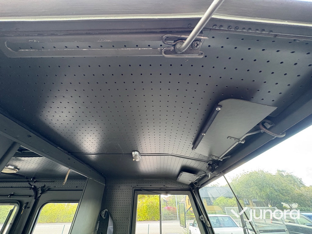 Militärbil Volvo 9033/Radio Valp