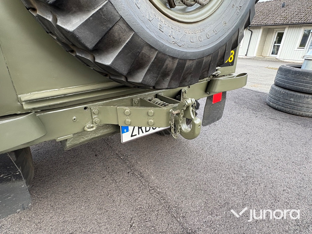 Militärbil Volvo 9033/Radio Valp