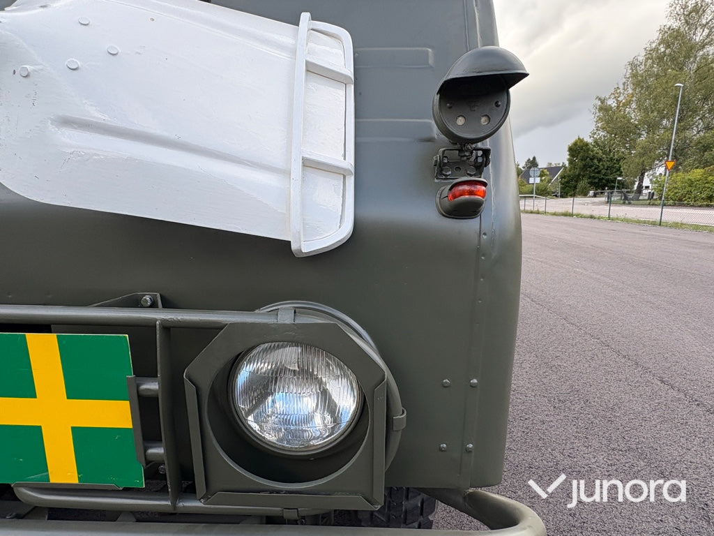 Militärbil Volvo 9033/Radio Valp