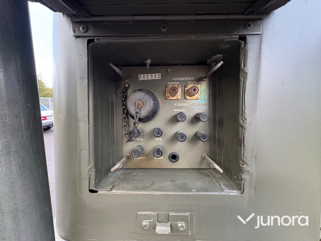 Militärbil Volvo 9033/Radio Valp