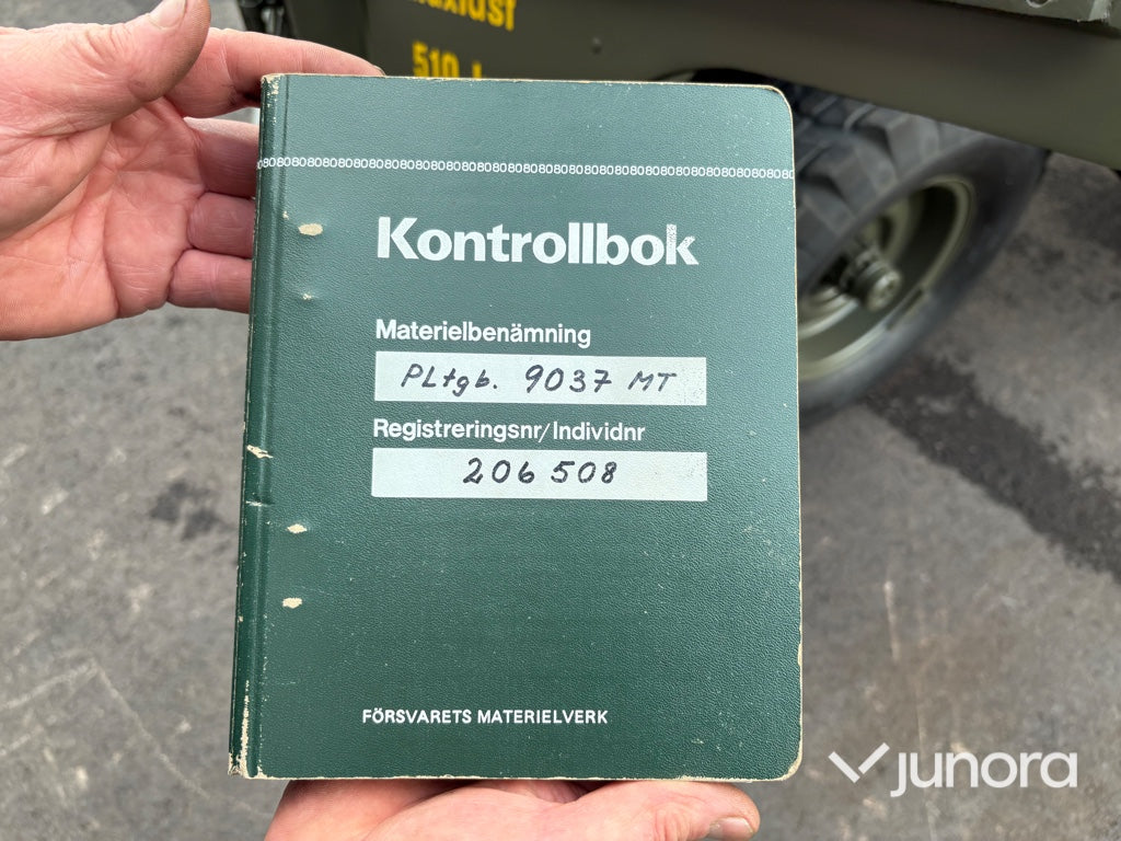 Militärbil Volvo 9033/Radio Valp