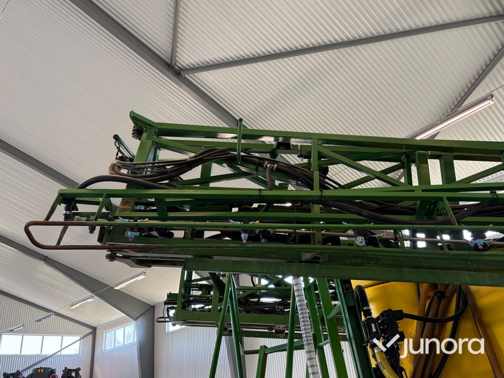 Bogserad växtskyddsspruta - John Deere, TRSP25